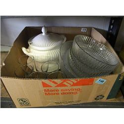 BOX OF ASSORTED GLASSWARE