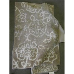 4 RUBBERBACK THROW RUGS