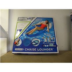 FLOATING LOUNGER