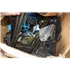 Image 2 : LOT OF HO SCALE TRAIN CARS AND DECOR
