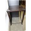 Image 1 : MAHOGANY FINISH ENDTABLE