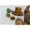 Image 2 : MIEXICAN LIDDED BOX AND OTHER COLLECTIBLES