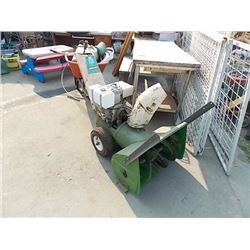 SNOWBLOWER - LAWN-BOY (made by Gilson for LawnBoy) 8 HP ENGINE - PNEUMATIC TIRES