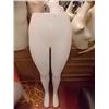 Image 1 : MANNEQUIN WAIST TO TOES