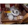 Image 1 : BOX OF LITE BULBS