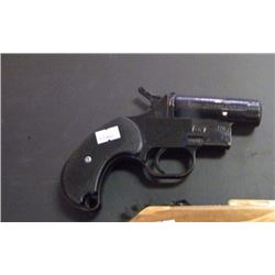 BLACK FLARE GUN