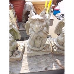 CONCRETE - LARGE GARGOYLE