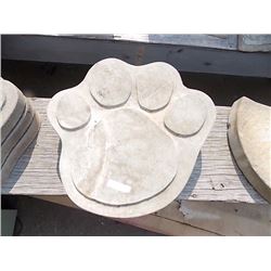 CONCRETE STEPPING STONE - PAW - LARGE
