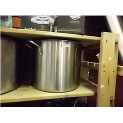 LARGE STOCK POT