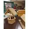 Image 1 : HAND CRAFTED WISHING WELL