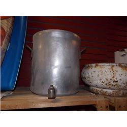 LARGE STOCK POT WITH SPOUT