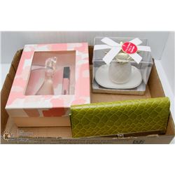 FLAT OF LADIES NEW ITEMS CHIC & SASSY RING