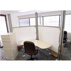 DESIGN POD-THREE STATION WORK PD WITH SEPARATOR