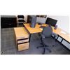 Image 1 : RM21-DESK WITH OFFICE CHAIR, WAITING CHAIR,