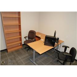 RM32-DESK, DRAWERS ON CASTERS, EXEC CHAIR, WAITING