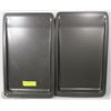 Image 1 : 2 KITCHEN AND COOKIE SHEETS
