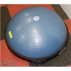 BOSU BALANCE TRAINER