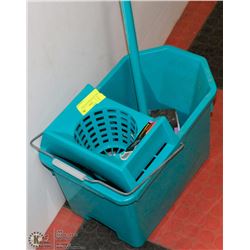 NEW SPONGE MOP AND BUCKET
