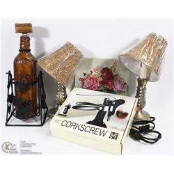 FLAT OF DECORATIVE ITEMS