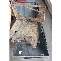 PAIR OF GRADER FENDERS