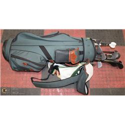 1) SET OF GOLF CLUBS IN BAG