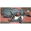 Image 1 : 1) SET OF GOLF CLUBS IN BAG