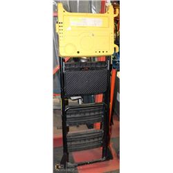 14) 5FT PAINTERS LADDER