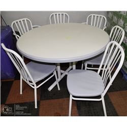 OAK TOP IRON FRAMED ROUND TABLE W/ 2 CAPTAIN