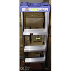 3) 4' STEP LADDER