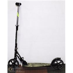 NOWLES BLACK & SILVER SCOOTER BY MAD GEAR