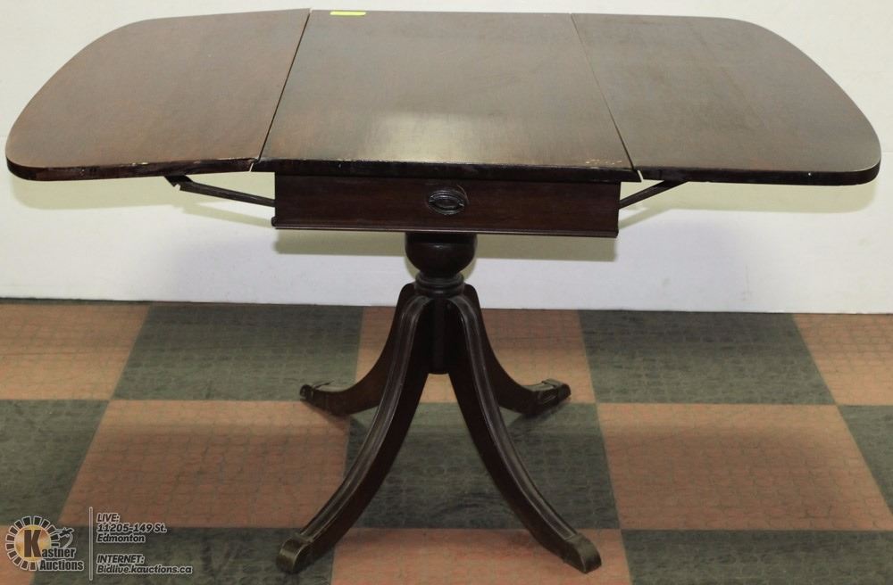 DUNCAN FIFE DROP LEAF TABLE
