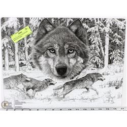 GLASS CUTTING BOARD WITH WOLF PRINT