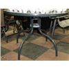Image 1 : ROUND PATIO TABLE