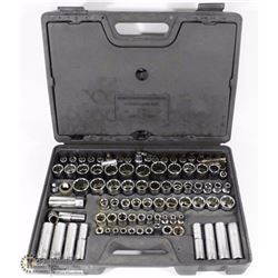 SOCKET & TOOL SET
