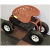 Image 2 : 29) ROLLING GARDEN/MECHANIC STOOL