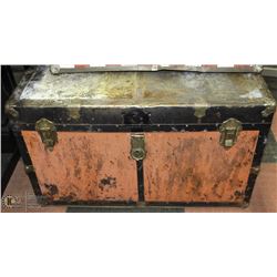 METAL STEAMER TRUNK VINTAGE