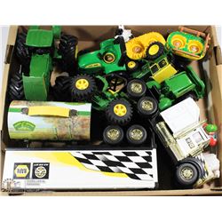 LOT OF JOHN DEERE / SEMI TRUCK TOYS