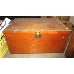 WOOD STORAGE CHEST WITH HINGED LID