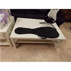 LARGE WHITE COFFEE TABLE