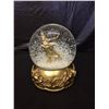 Image 1 : 2001 BOMBAY COMPANY INC. SNOW GLOBE (8")