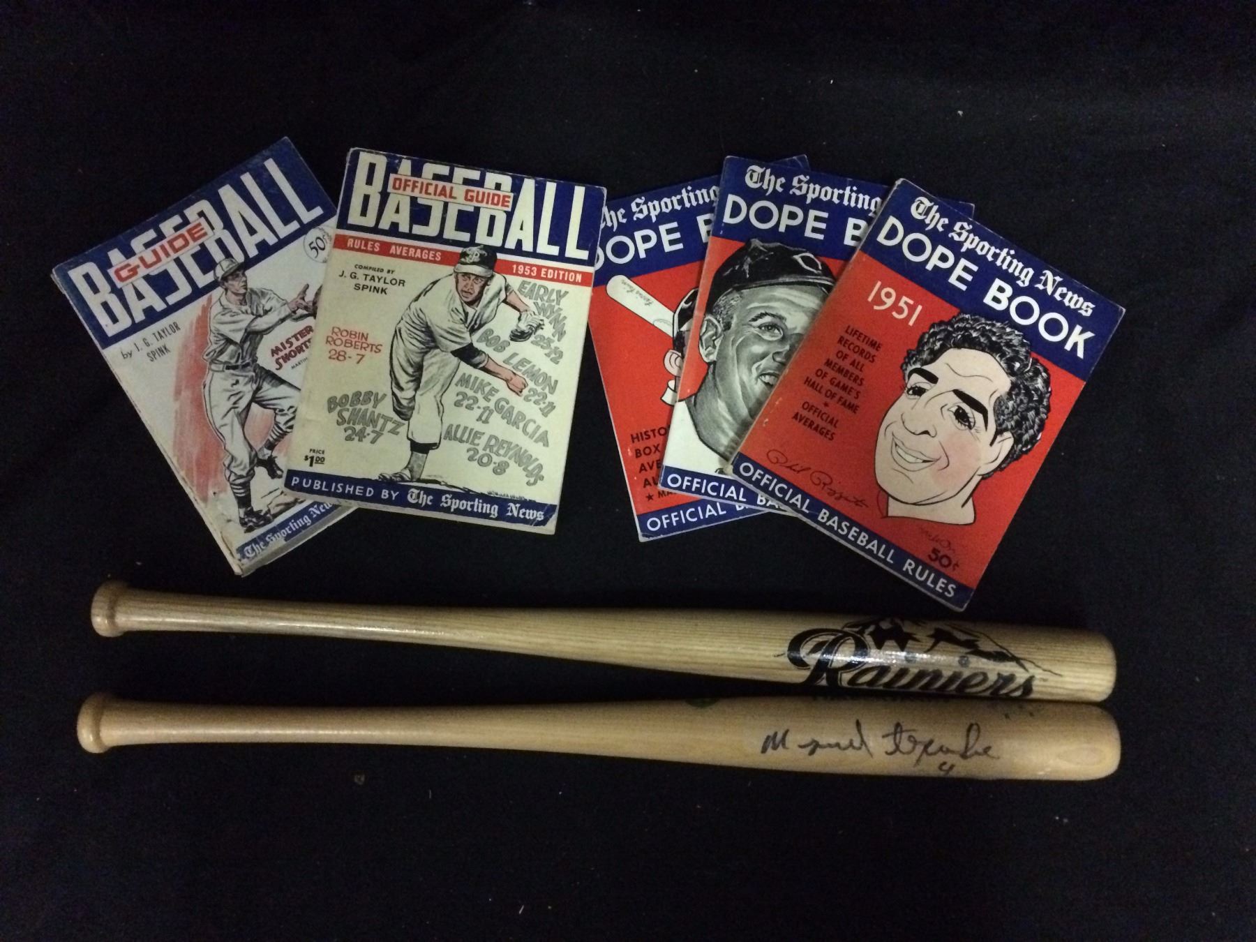 BASEBALL FAN SOUVENIR LOT (OFFICIAL GUIDES, SPORTING NEWS, MINI BATS)