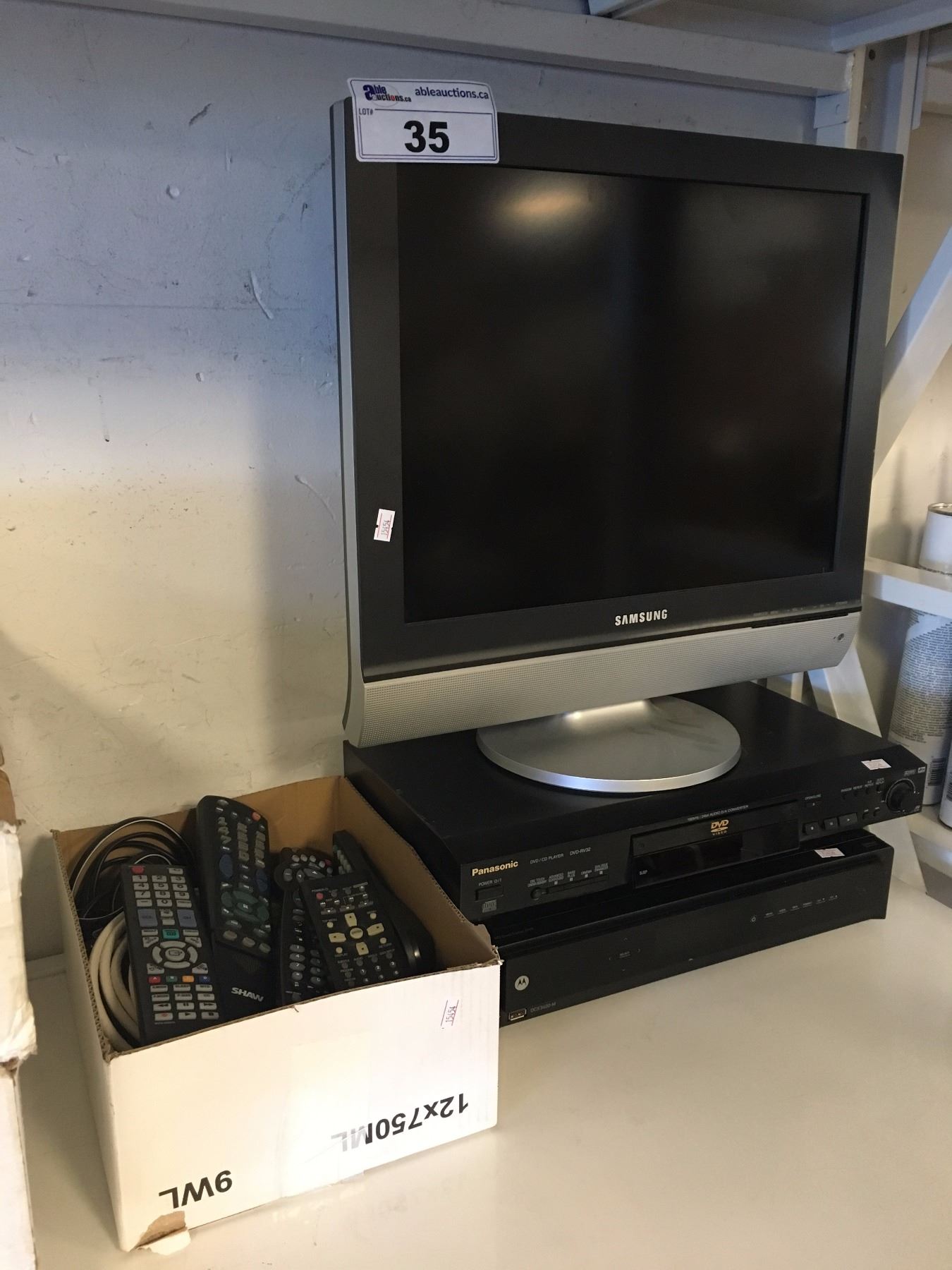 Box Of Remote Controls Samsung Tv Dvd Player Digital Box Box Of Remote Controls Samsung Tv Dvd Player Digital Box