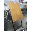 Image 1 : FOLDING CRAFTSMAN TABLE SAW STAND