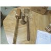 Image 2 : 3 wooden mashers