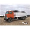 Image 1 : 1982 IHC T/A GRAIN TRUCK