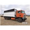 Image 2 : 1982 IHC T/A GRAIN TRUCK