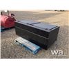 Image 2 : SQUARE 125 GAL. SLIPTANK /JOCKEY BOX