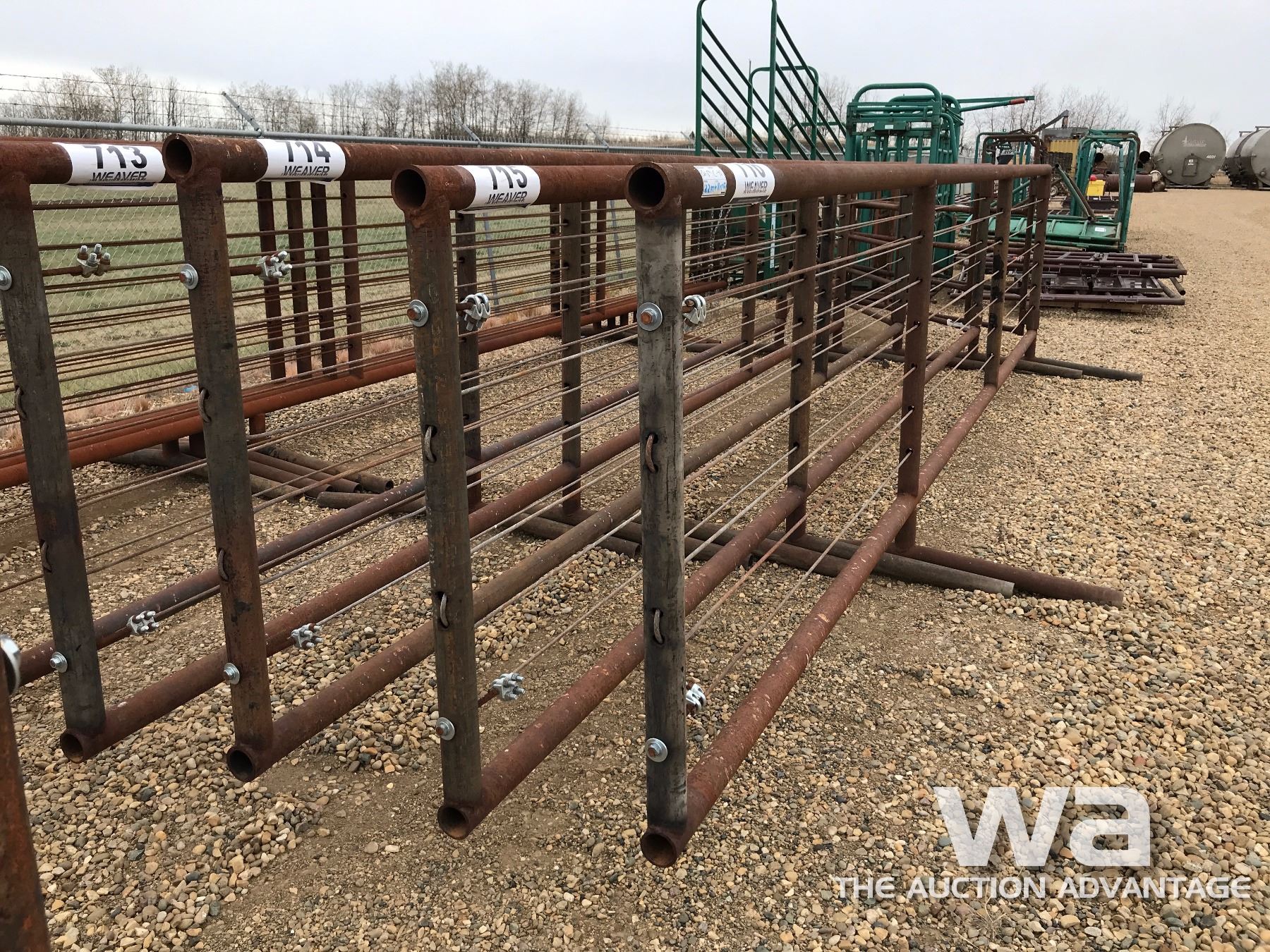 22 Ftgate 22 FT. FREESTANDING PANELS WITH 8 FT. GATES - Weaver Bros. Auctions Ltd.