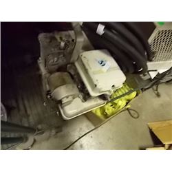 B & S 3hp GAS ENGINE WITH FLYWHEEL