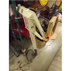 CRAFTSMAN ELECTRIC WEED WACKER - PS